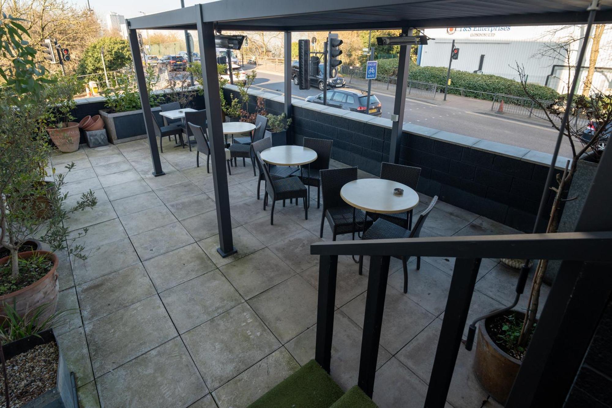 Abbey Point Hotel Wembley Exterior foto