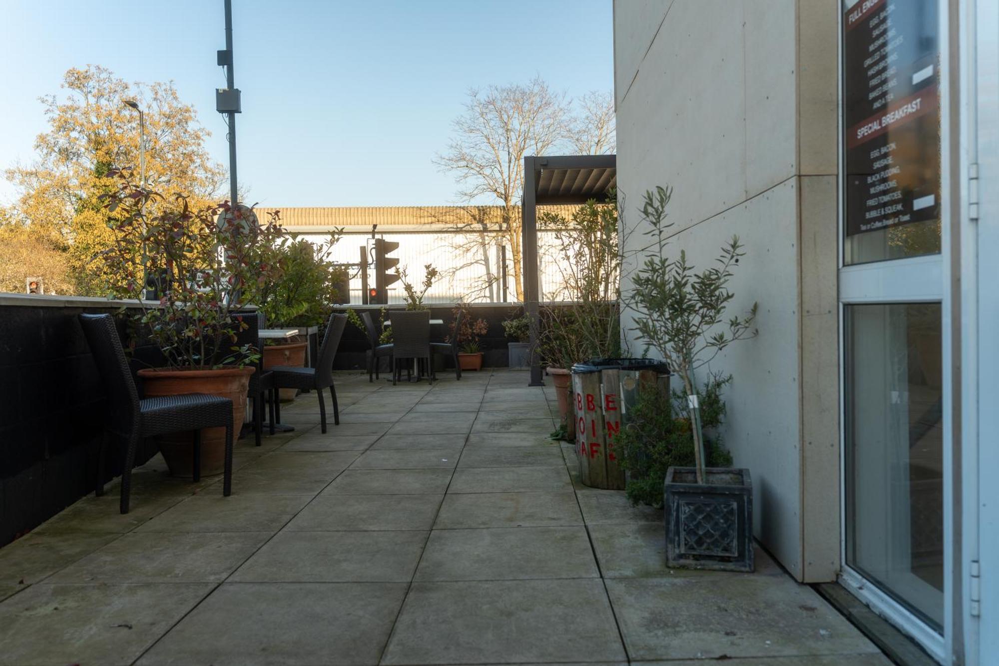 Abbey Point Hotel Wembley Exterior foto